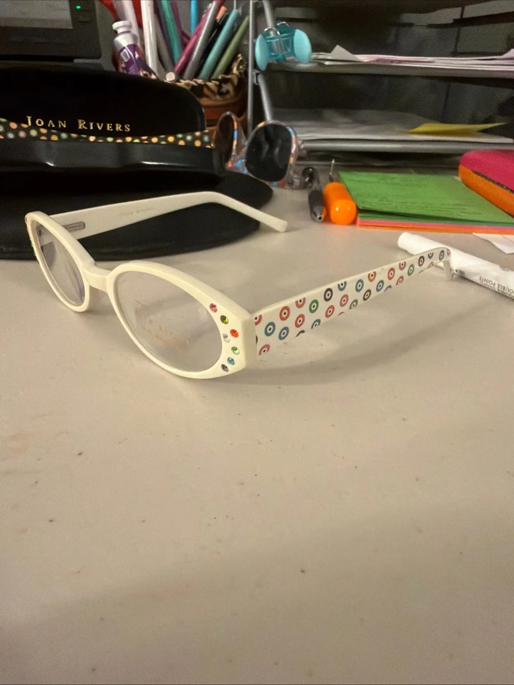 Vintage Joan Rivers Classic Collection Cream Cat-Eye Reading Glasses